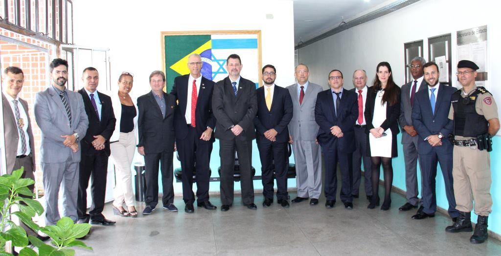 Embaixador de Israel visita Complexo Penitenciário Nelson Hungria