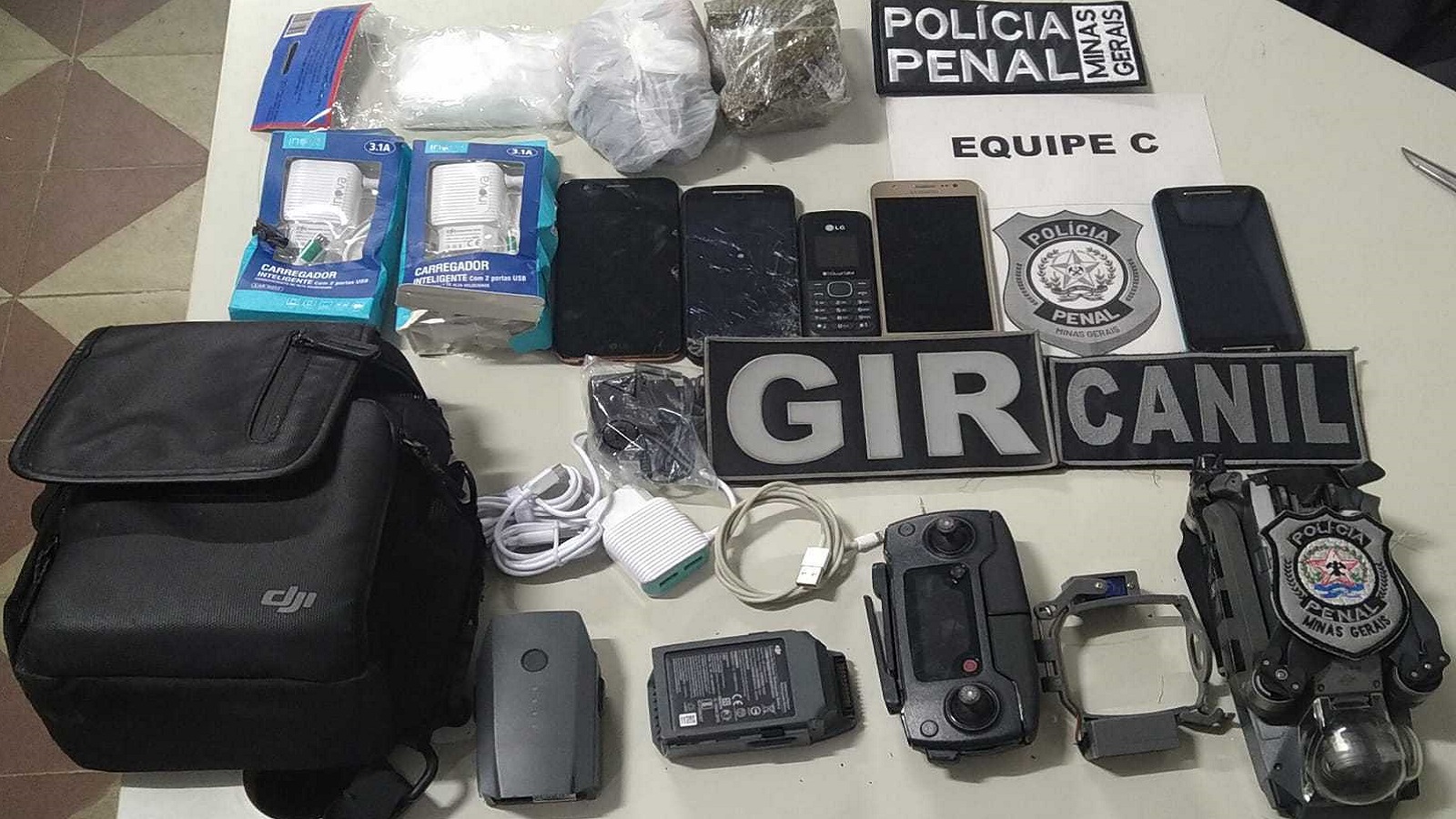 Policiais penais de Ribeirão das Neves apreendem drone, celulares e droga em tentativa de arremesso de ilícitos
