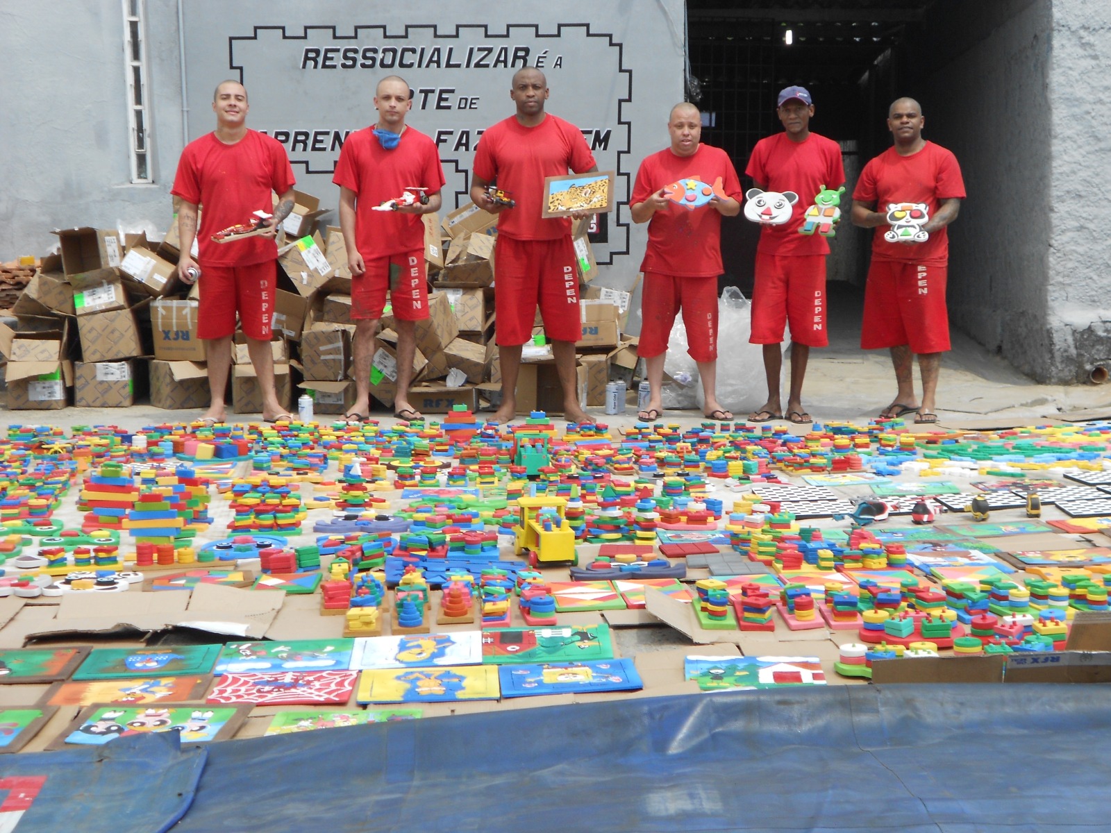 Esperança: mais de mil brinquedos fabricados por presos de Lavras serão doados a crianças no domingo de Páscoa