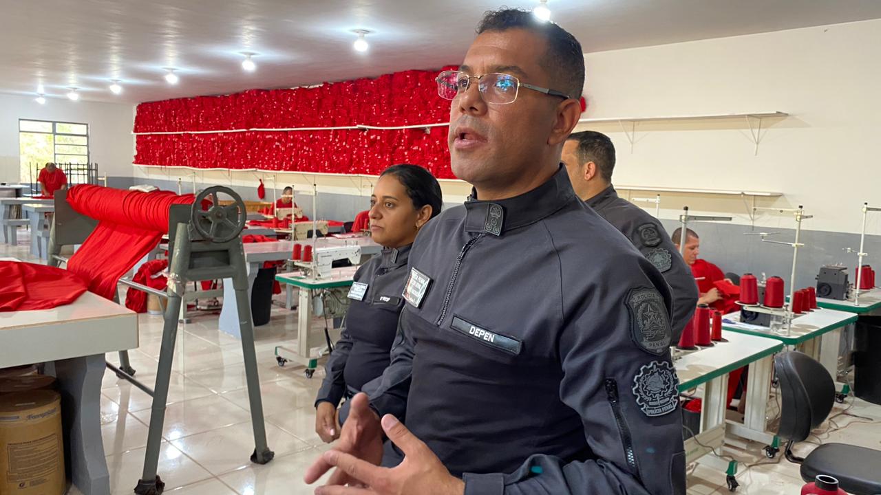 Presídio de Itambacuri inaugura fábrica de uniformes